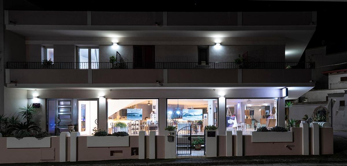 Bed and Breakfast Adua Art Castrignano del Capo Exterior foto